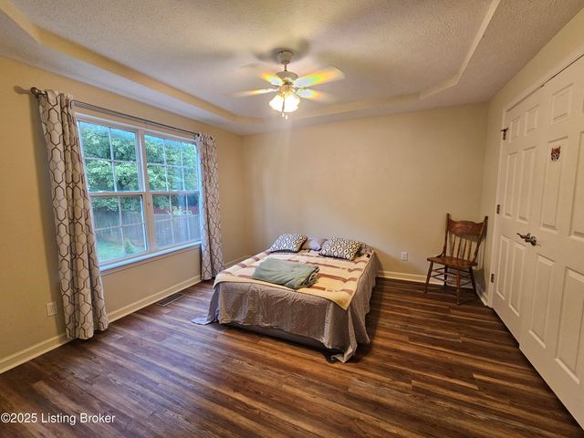 223 Woodfield Cir, Shelbyville, KY 40065