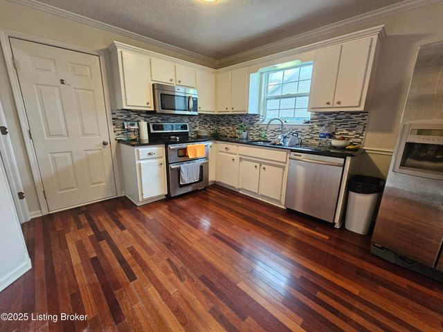 223 Woodfield Cir, Shelbyville, KY 40065