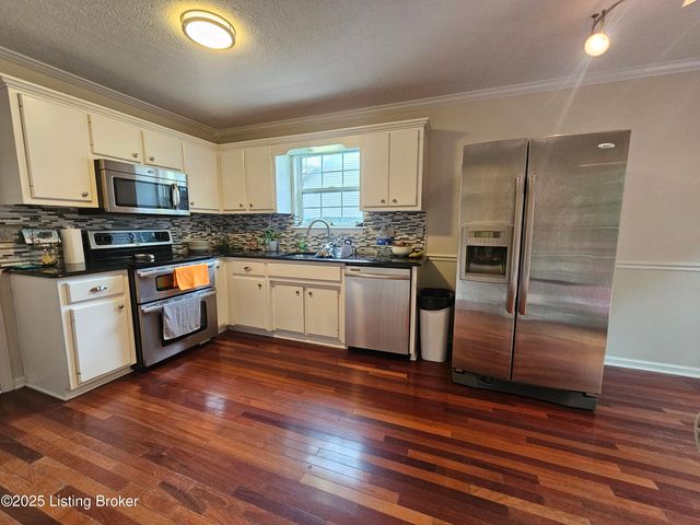 223 Woodfield Cir, Shelbyville, KY 40065