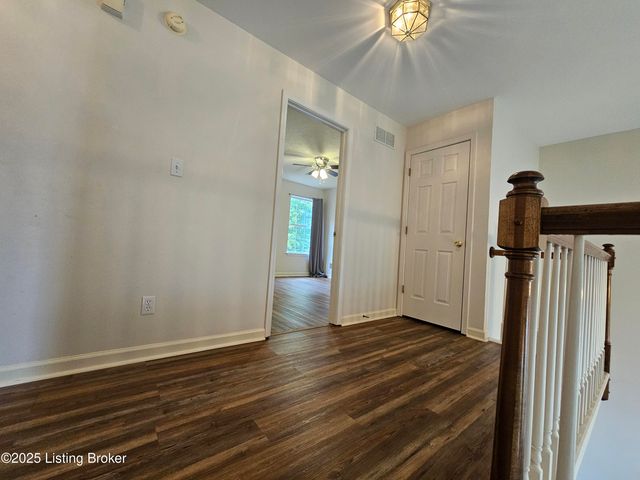223 Woodfield Cir, Shelbyville, KY 40065