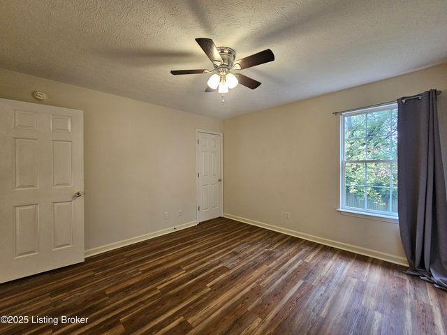 223 Woodfield Cir, Shelbyville, KY 40065