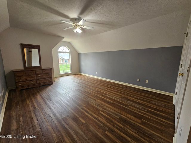 223 Woodfield Cir, Shelbyville, KY 40065
