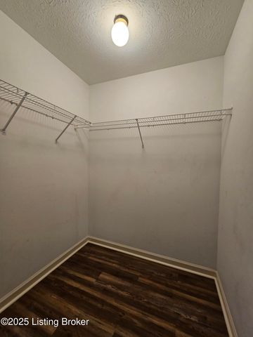 223 Woodfield Cir, Shelbyville, KY 40065