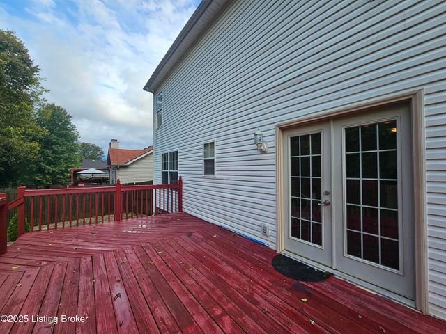 223 Woodfield Cir, Shelbyville, KY 40065