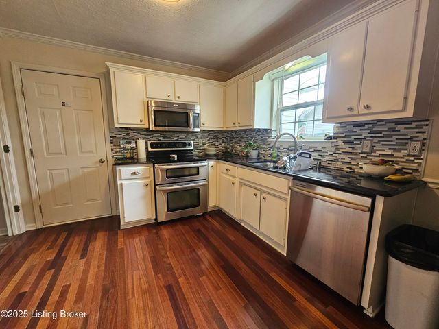 223 Woodfield Cir, Shelbyville, KY 40065