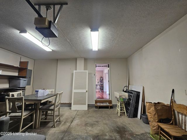 223 Woodfield Cir, Shelbyville, KY 40065
