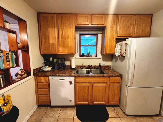 1184 SW MacVicar AVE, Topeka, KS 66604