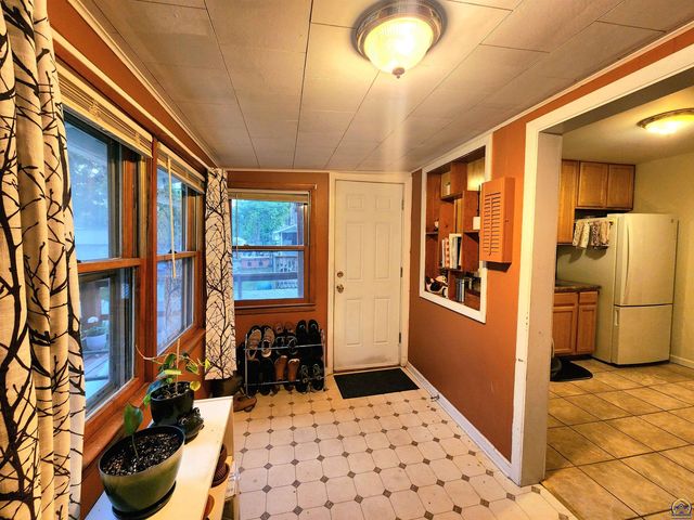 1184 SW MacVicar AVE, Topeka, KS 66604