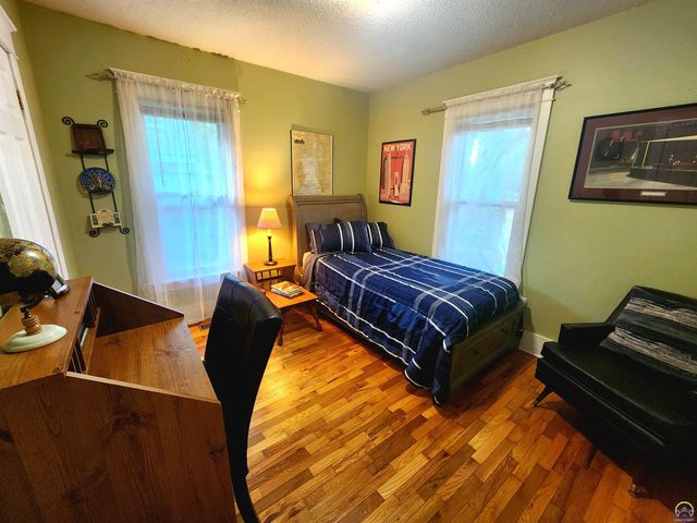 1184 SW MacVicar AVE, Topeka, KS 66604