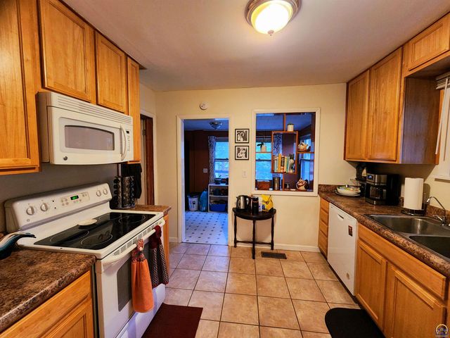 1184 SW MacVicar AVE, Topeka, KS 66604