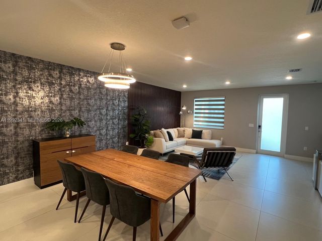 10355 NW 66th St 10355, Doral, FL 33178