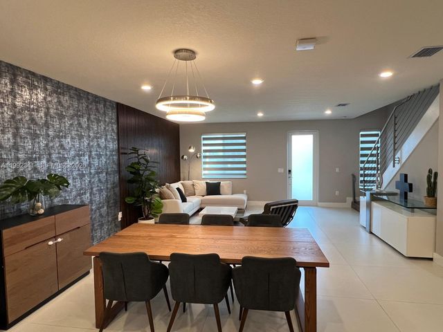 10355 NW 66th St 10355, Doral, FL 33178