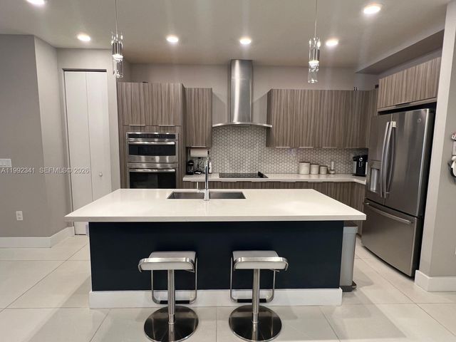 10355 NW 66th St 10355, Doral, FL 33178