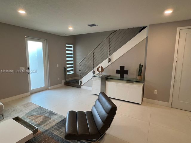 10355 NW 66th St 10355, Doral, FL 33178