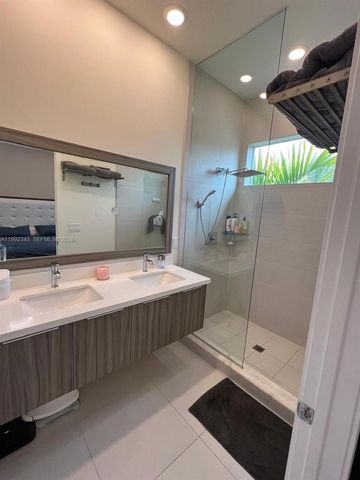 10355 NW 66th St 10355, Doral, FL 33178