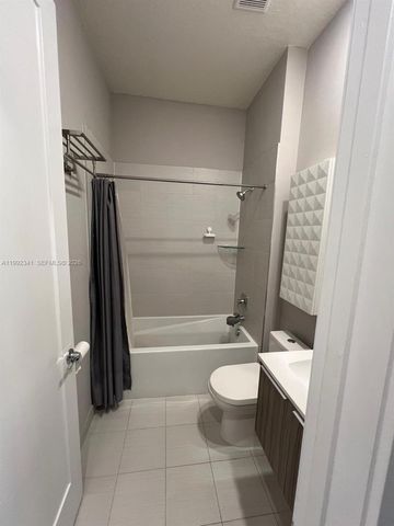 10355 NW 66th St 10355, Doral, FL 33178