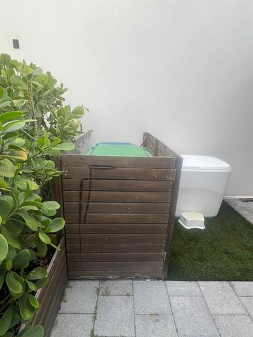 10355 NW 66th St 10355, Doral, FL 33178