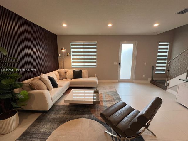 10355 NW 66th St 10355, Doral, FL 33178