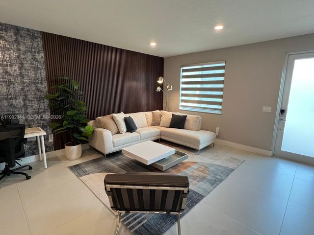 10355 NW 66th St 10355, Doral, FL 33178