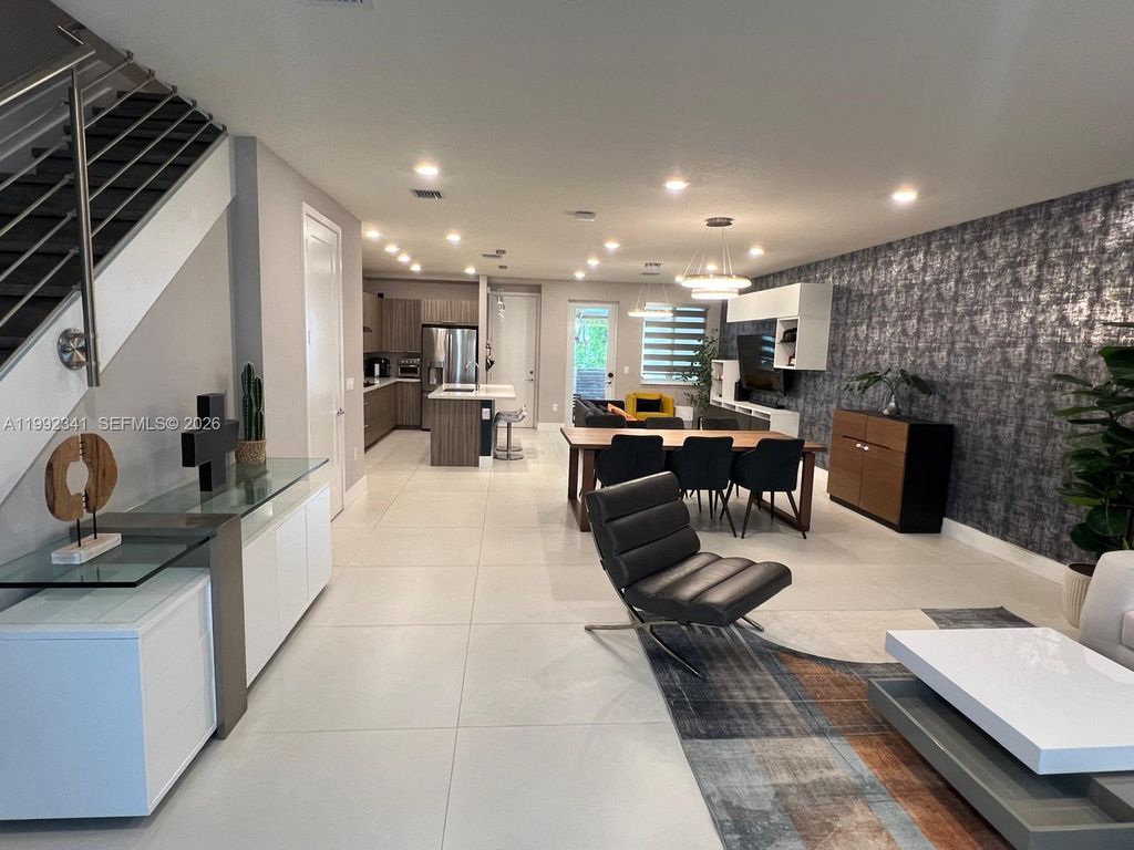 10355 NW 66th St 10355, Doral, FL 33178