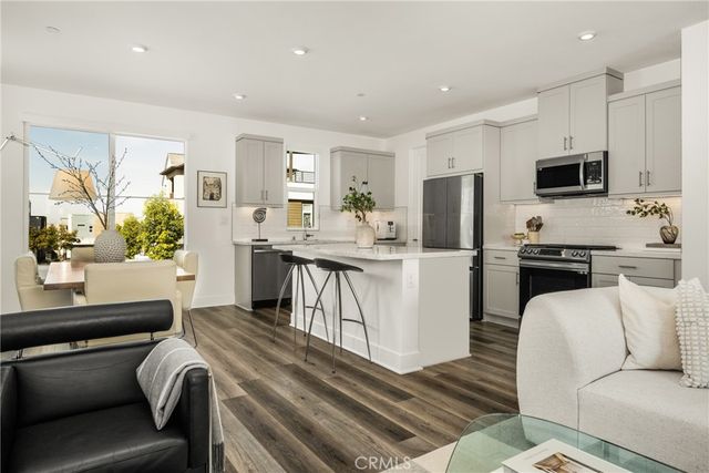201 Lynx, Irvine, CA 92618