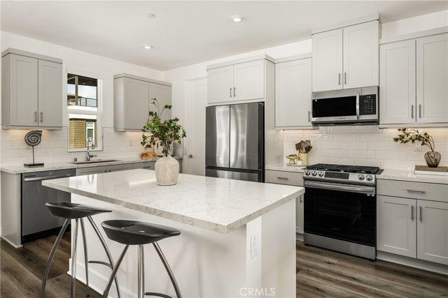 201 Lynx, Irvine, CA 92618