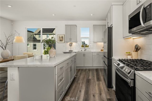 201 Lynx, Irvine, CA 92618