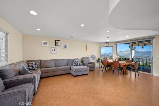 2638 W Victoria Drive, Alpine, CA 91901