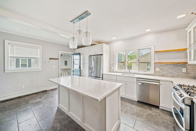 91 Elm St, Quincy, MA 02169