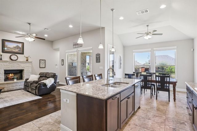 204 Miracle Rose WAY, Liberty Hill, TX 78642