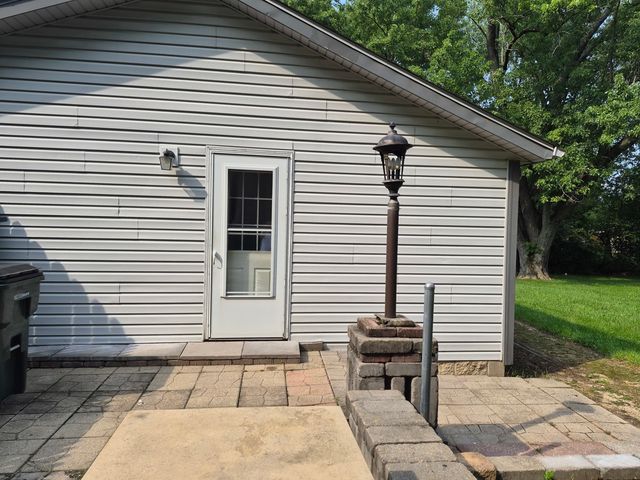 26467 W Grass Lake Road, Antioch, IL 60002