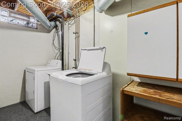 216 Lake Village Drive, Walled Lake, MI 48390