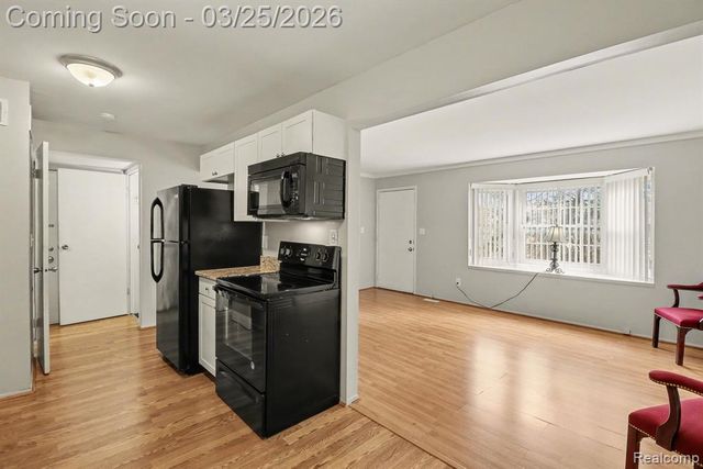 216 Lake Village Drive, Walled Lake, MI 48390