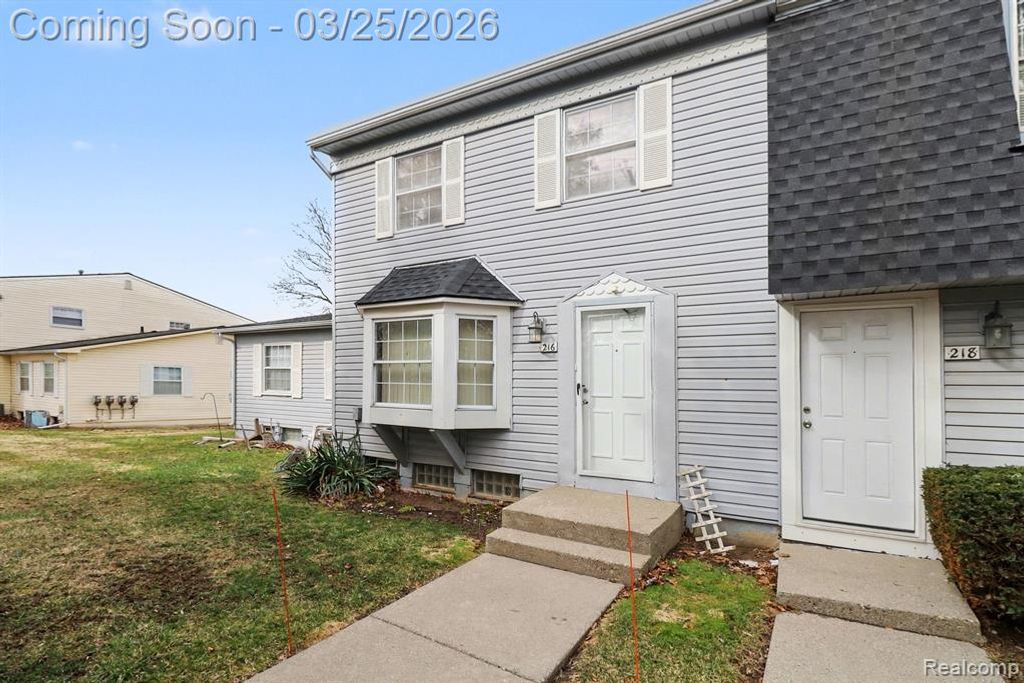 216 Lake Village Drive, Walled Lake, MI 48390