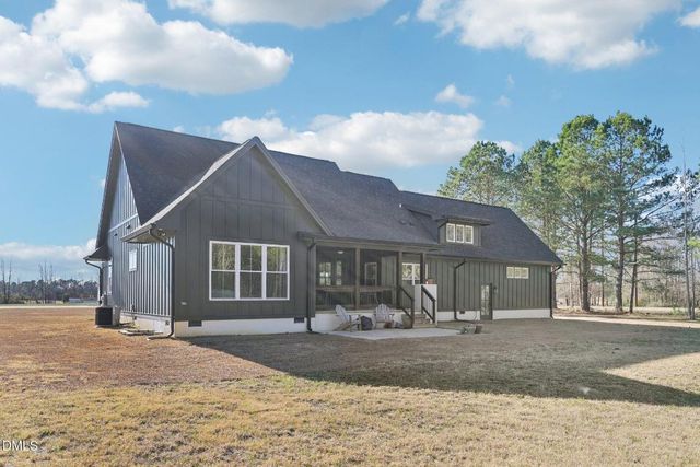 140 Thorntons Creek Drive, Erwin, NC 28339