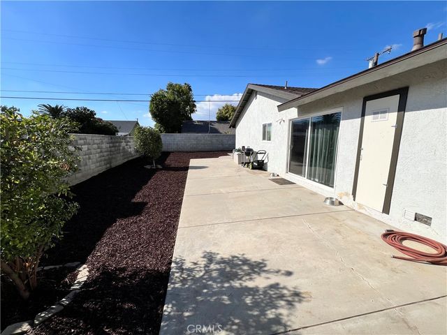 866 N Eucalyptus, Rialto, CA 92376