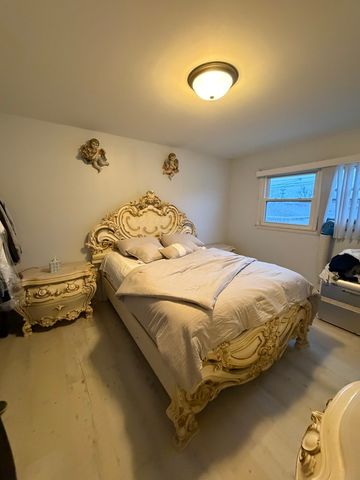 1643 Sycamore Street, Des Plaines, IL 60018