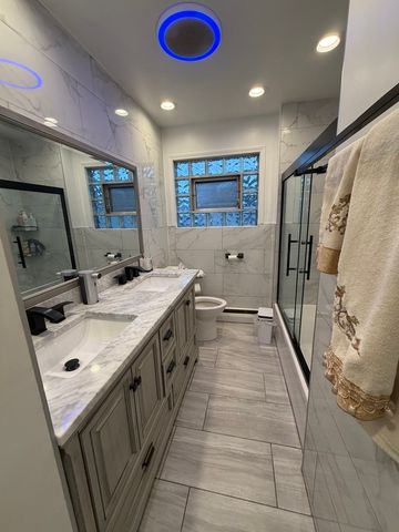 1643 Sycamore Street, Des Plaines, IL 60018