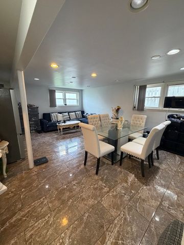 1643 Sycamore Street, Des Plaines, IL 60018