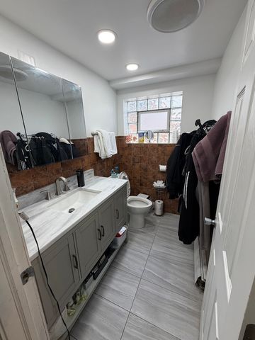 1643 Sycamore Street, Des Plaines, IL 60018