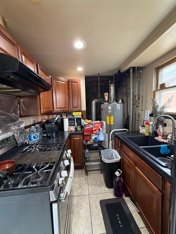 1643 Sycamore Street, Des Plaines, IL 60018