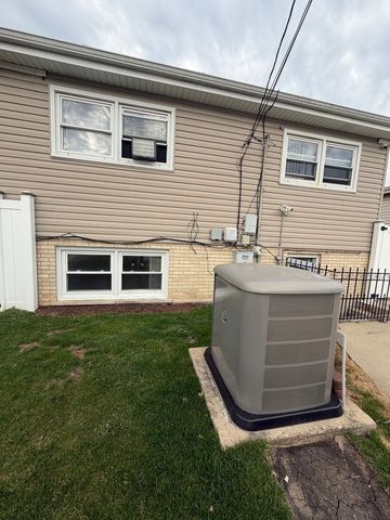 1643 Sycamore Street, Des Plaines, IL 60018