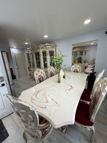 1643 Sycamore Street, Des Plaines, IL 60018