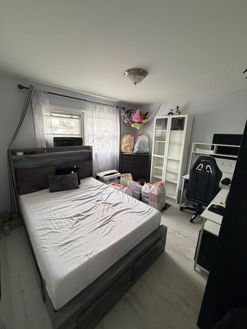 1643 Sycamore Street, Des Plaines, IL 60018