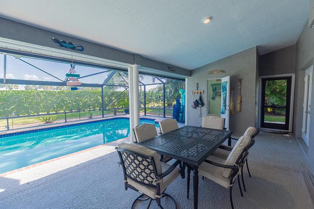 1375 SW Bent Pine Cove, Port St. Lucie, FL 34986