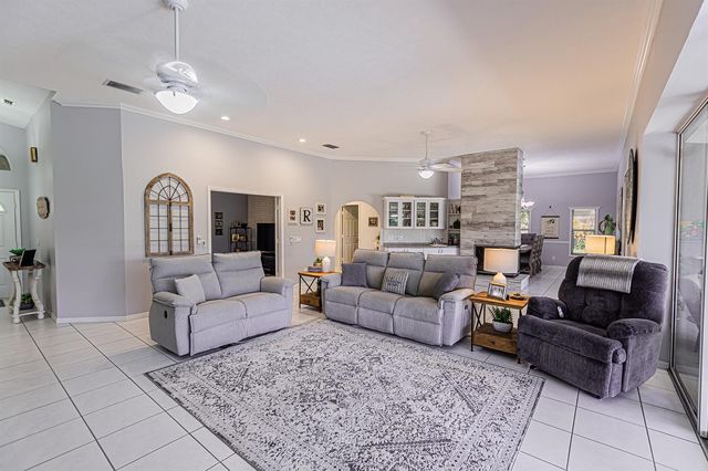 1375 SW Bent Pine Cove, Port St. Lucie, FL 34986