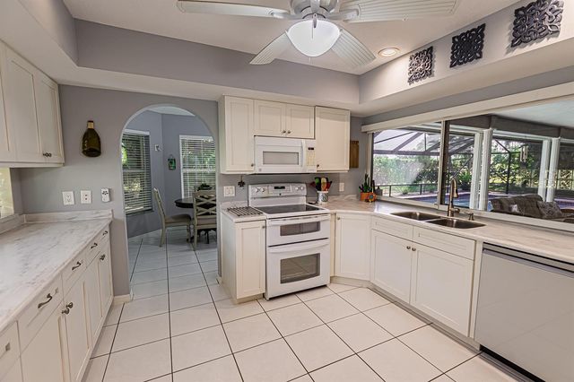 1375 SW Bent Pine Cove, Port St. Lucie, FL 34986