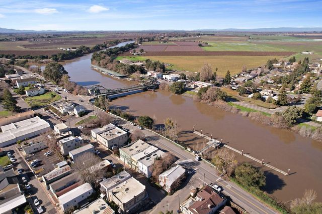 14144 Market St, Walnut Grove, CA 95690