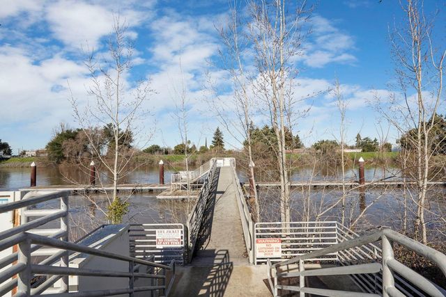 14144 Market St, Walnut Grove, CA 95690