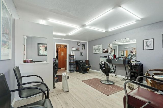 14144 Market St, Walnut Grove, CA 95690